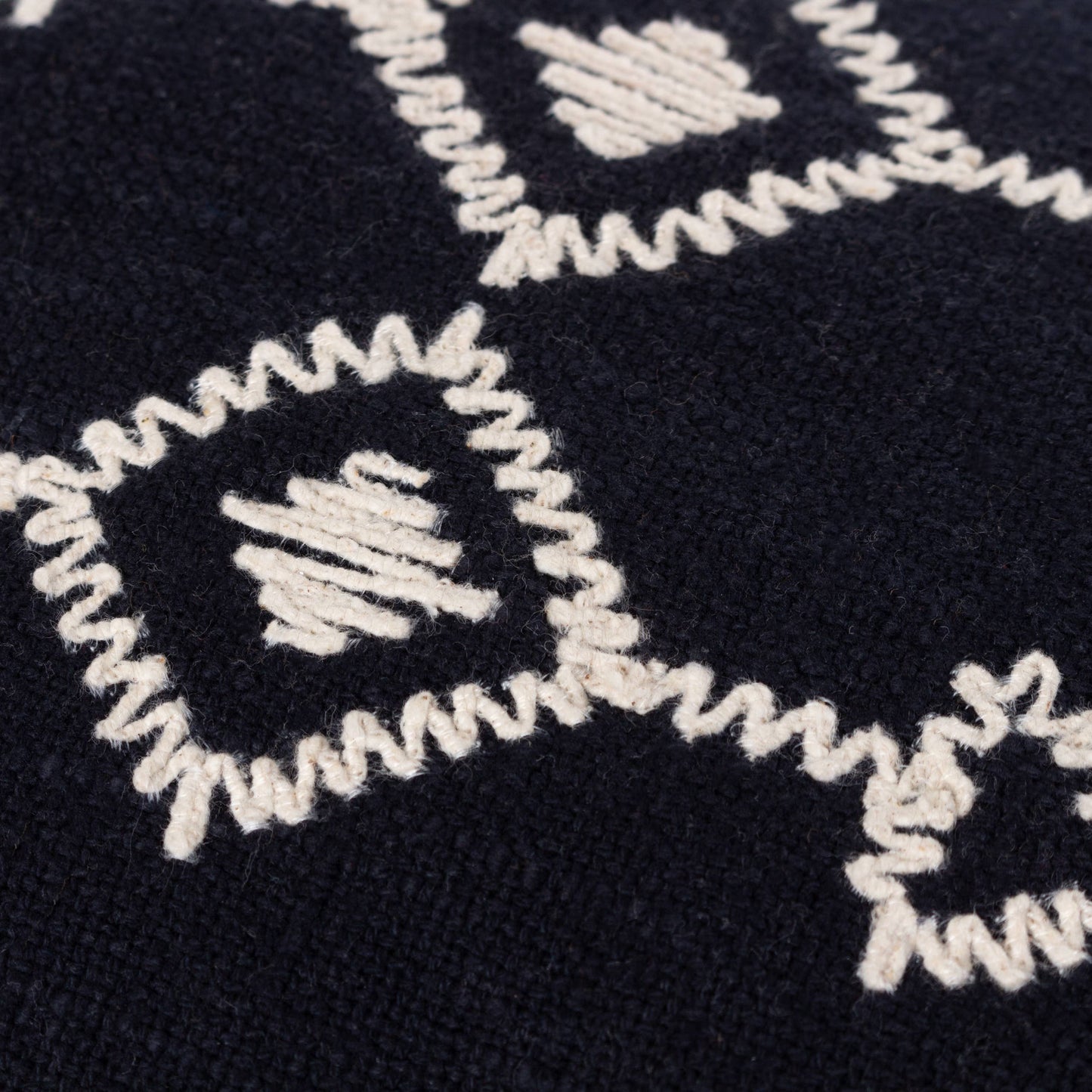 Folis Cushion
